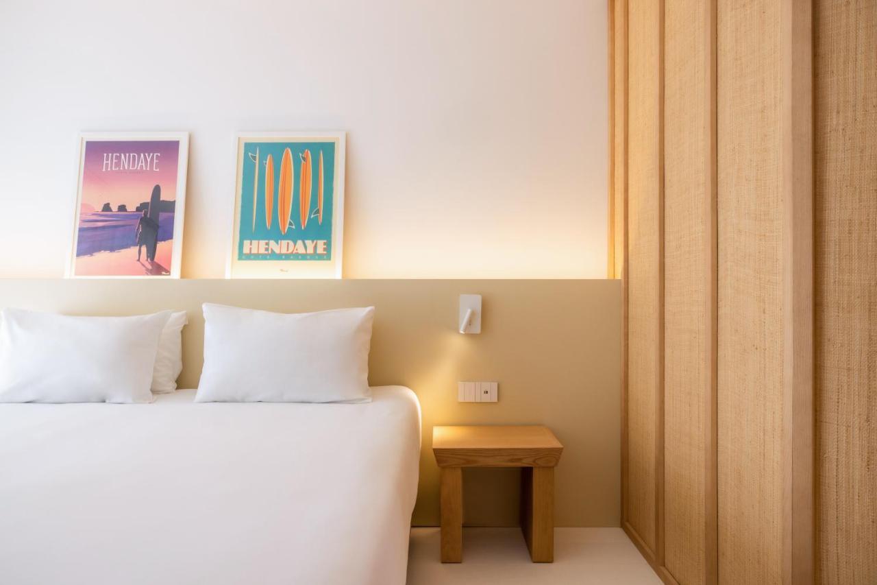 Habitación Doble con vistas parciales al mar